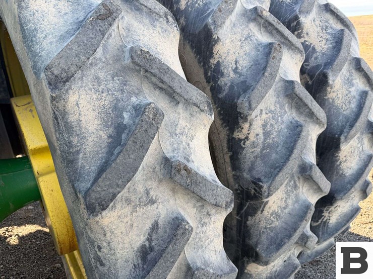 1997-john-deere-8300-image-39