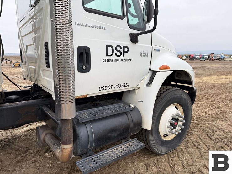 international-4400-image-57