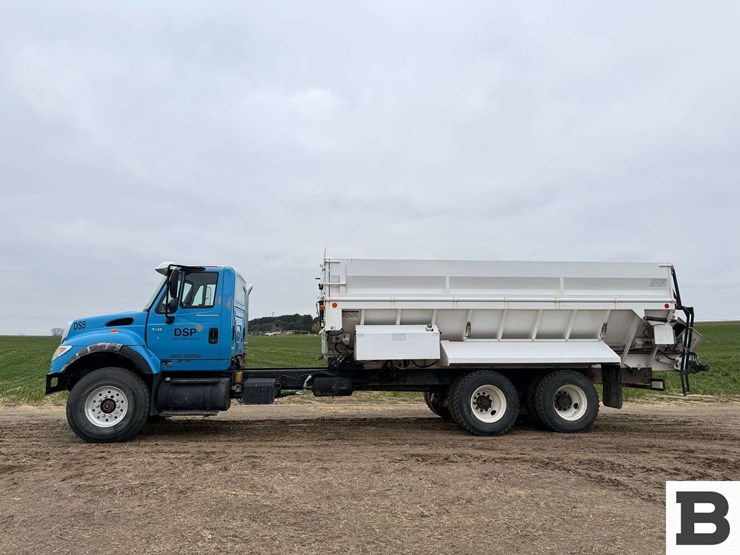 2003-international-7600-image-2