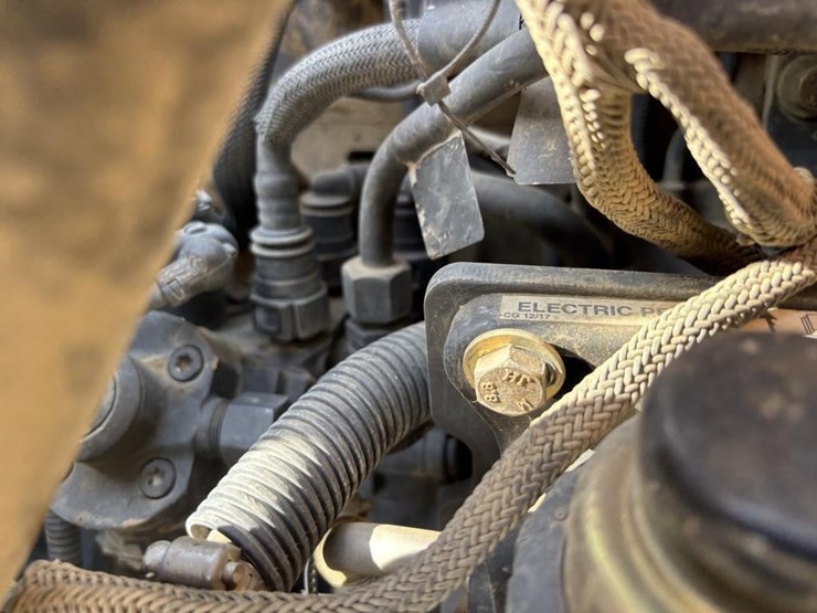 2018-case-580sn-image-27