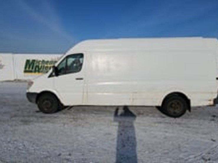 2009-dodge-sprinter-3500-image-5