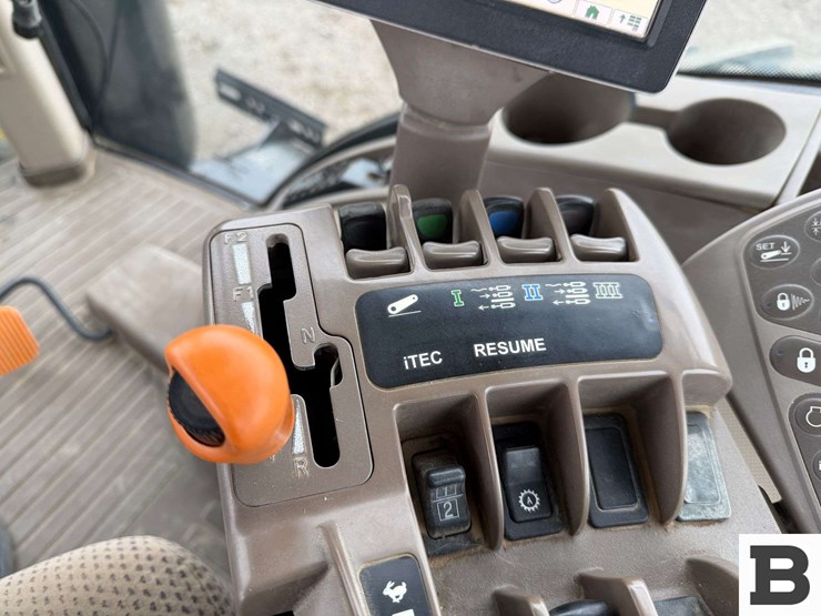 2012-john-deere-8335r-image-100