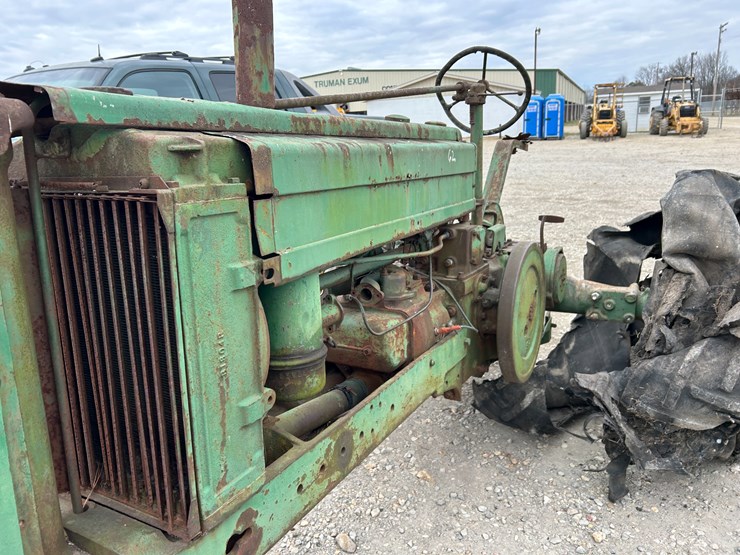 john-deere-b-image-3