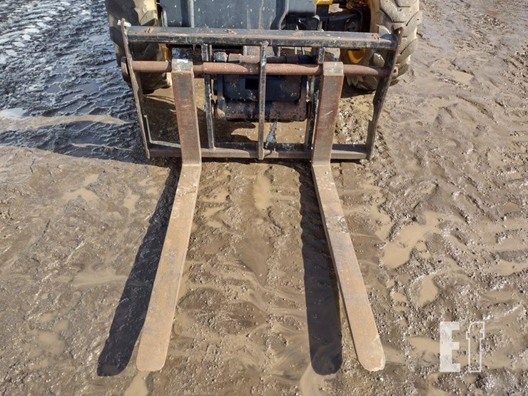 2013-jcb-527-55-image-13