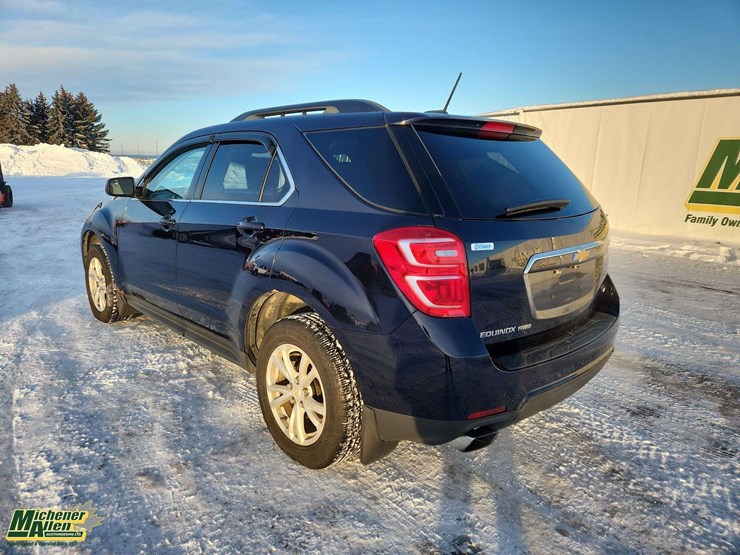 2017-chevrolet-equinox-lt-image-3