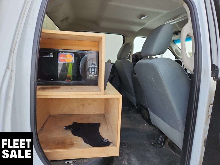 2015-ram-5500-4x4-s/a-service-truck-image-16