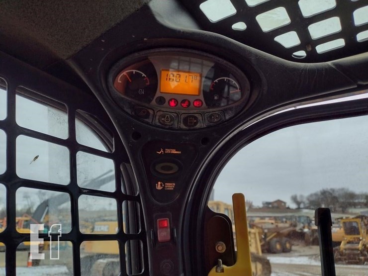 2016-bobcat-s590-image-11