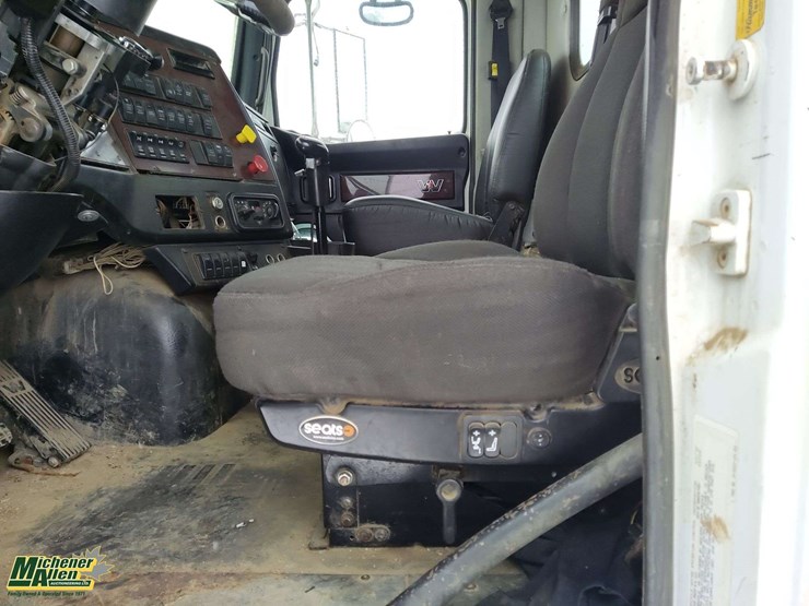 2014-western-star-4700-image-11