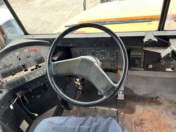 international-3800-image-8