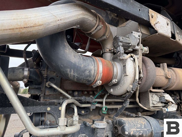 2014-case-ih-steiger-370-rowtrac-image-71