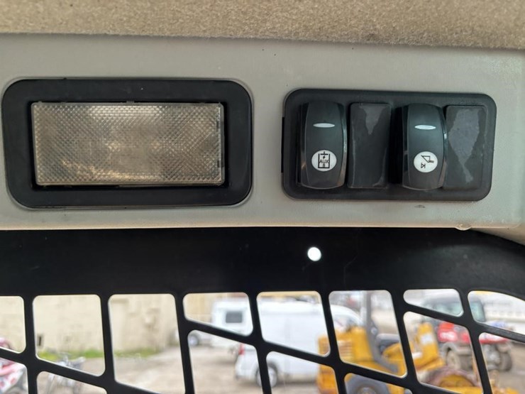 2018-caterpillar-226d-image-30