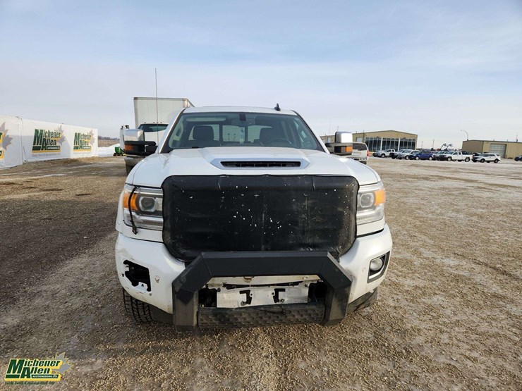 2017-gmc-sierra-3500hd-image-9