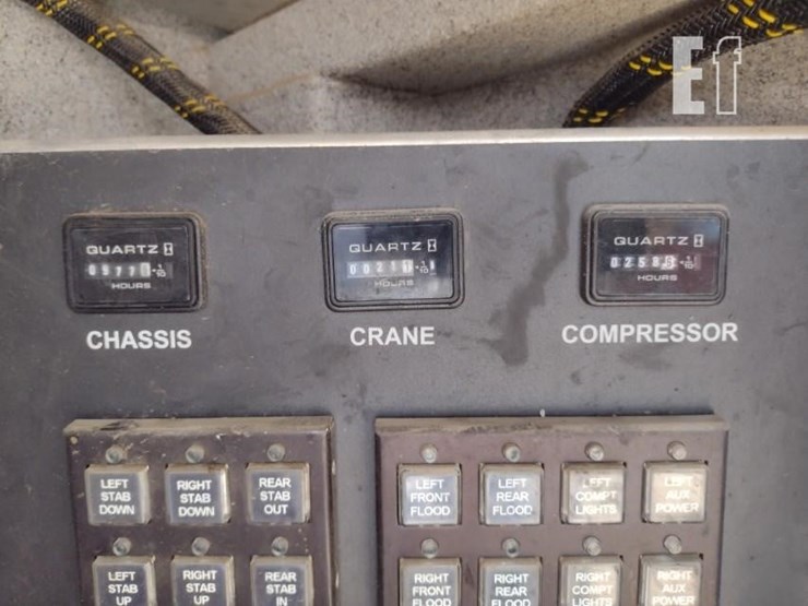 18-ford-f550-image-36