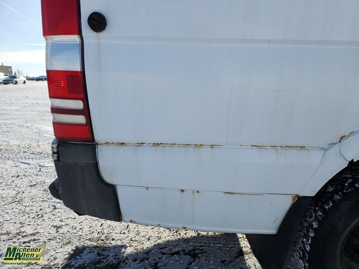 2009-dodge-sprinter-3500-image-33