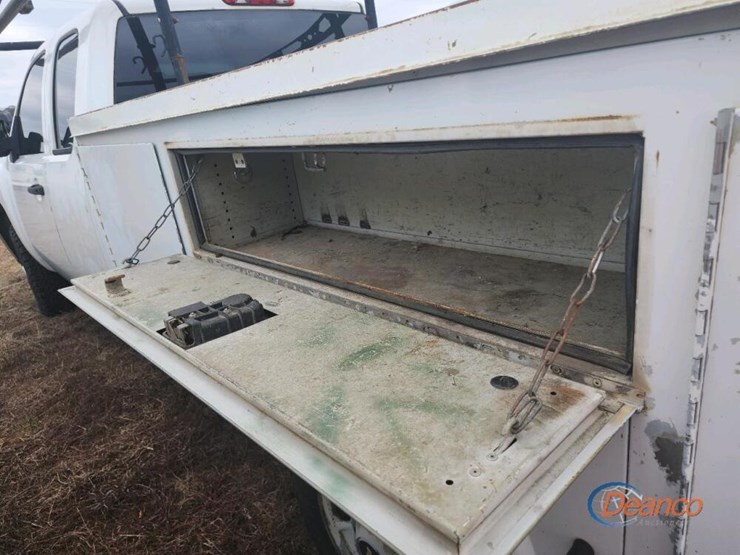 2011-chevrolet-silverado-2500-image-9