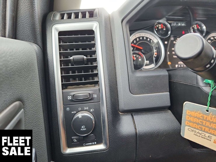 2015-ram-3500-slt-image-24