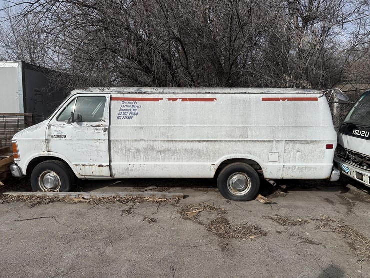1992-dodge-ram-2500-image-2