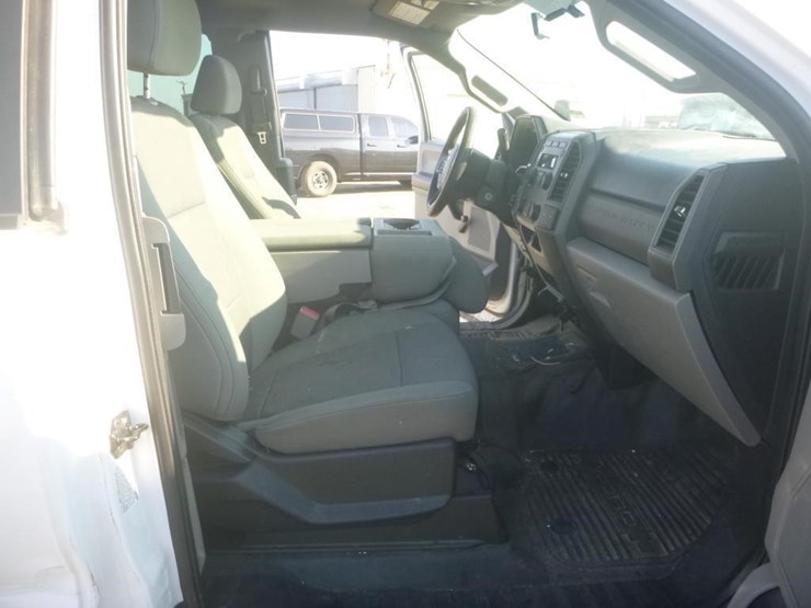 2017-ford-f350-image-13