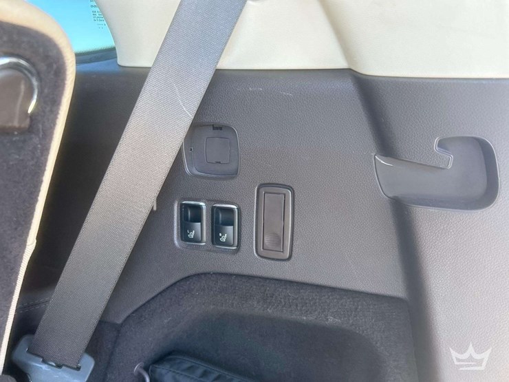 2017-mercedes-benz-gls450-awd-suv-image-32