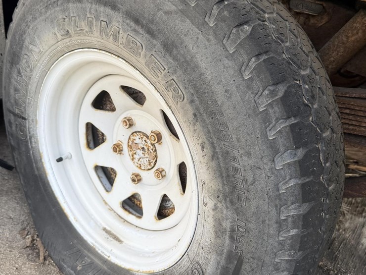 1973-chevrolet-suburban-image-8