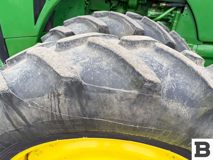 2012-john-deere-8335r-image-18