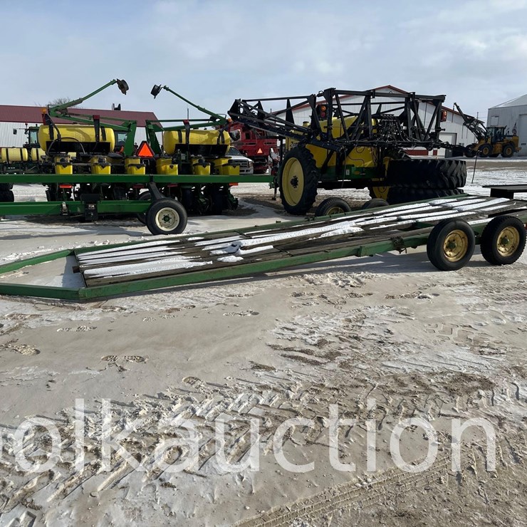 2645 - PLANTER TRAILER