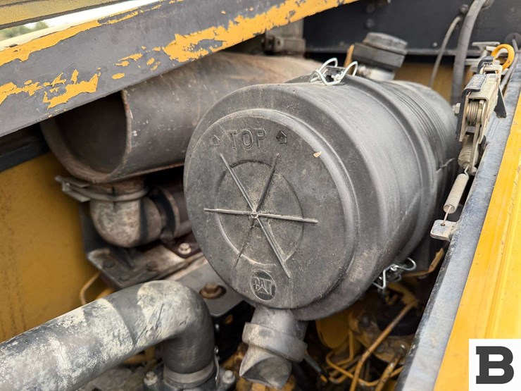 1998-caterpillar-416c-image-53