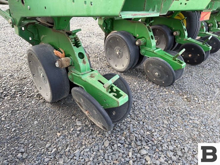 john-deere-1720-image-24