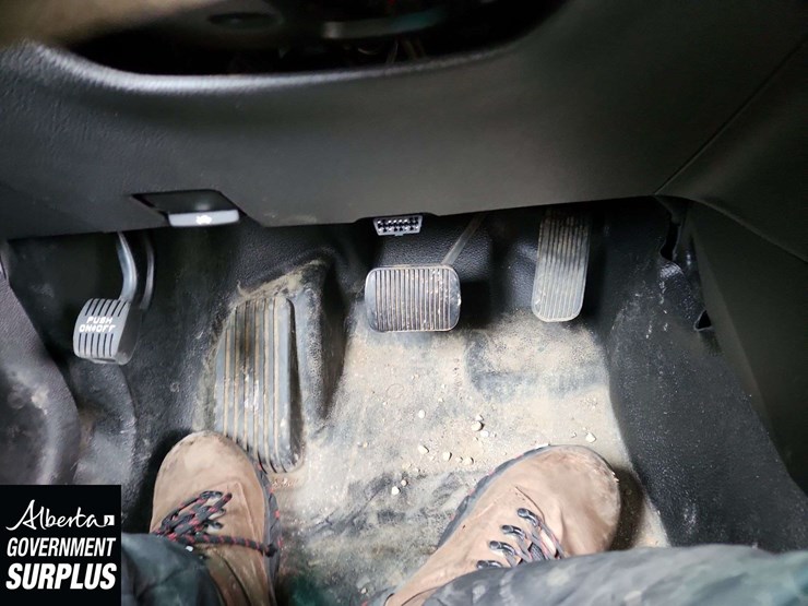 2013-ford-explorer-image-23