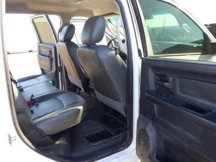 2016-dodge-2500-image-8