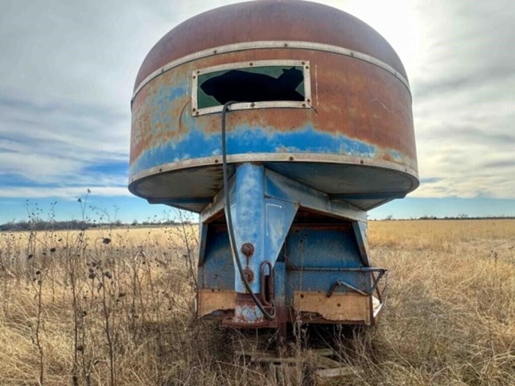 bullmobile-20'x6'-livestock-trailer-image-4