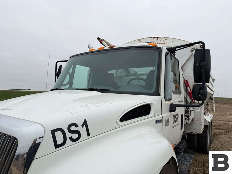 international-4400-image-10