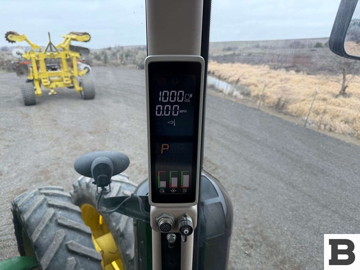 2012-john-deere-8335r-image-104