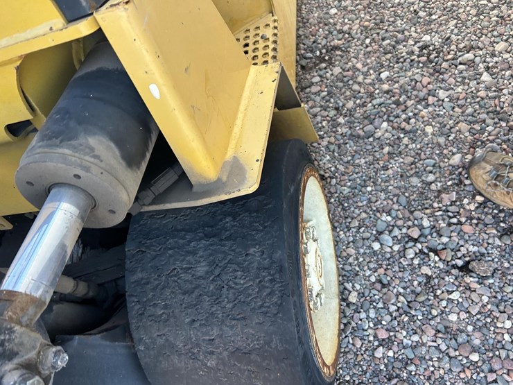 2002-yale-gc100mjn-image-27