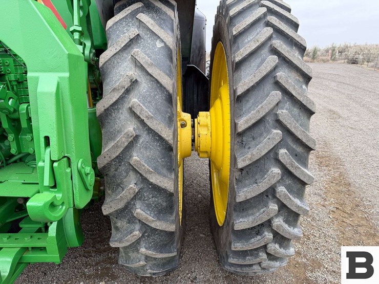 2012-john-deere-8335r-image-46