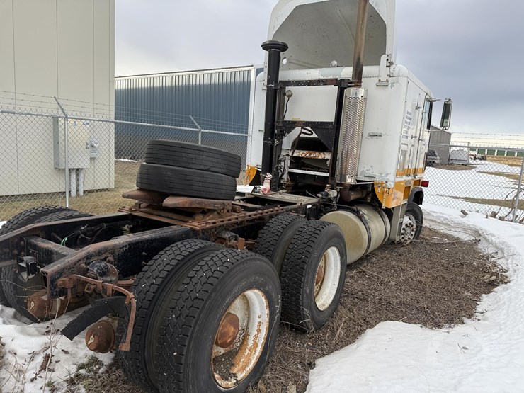 1983-freightliner-800-coe-image-8
