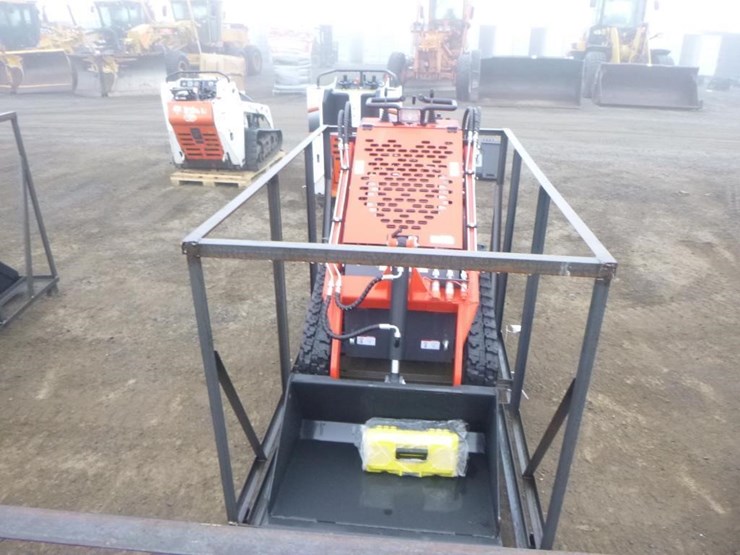 2025-agt-ysrt14-skid-steer-track-loader-image-5