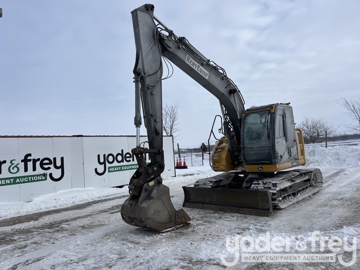 2022-deere-135g-image-1