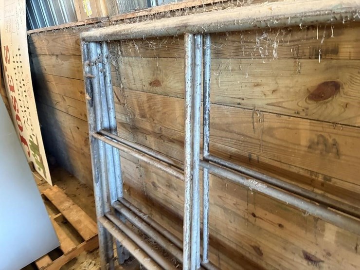 4-pieces-of-scaffolding-image-3