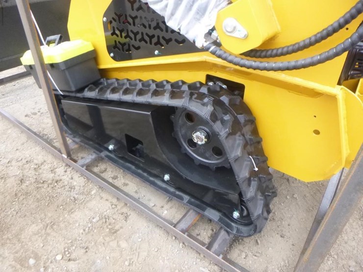 2025-agt-mx-mrt14-skid-steer-track-loader-image-18