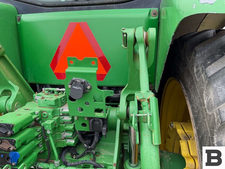 2012-john-deere-7215r-image-30
