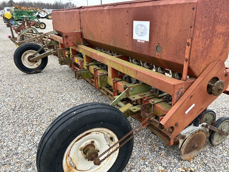 #37763-•-tye-14’-grain-drill-image-4