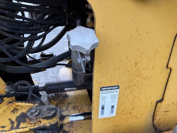 2005-deere-624j-image-25