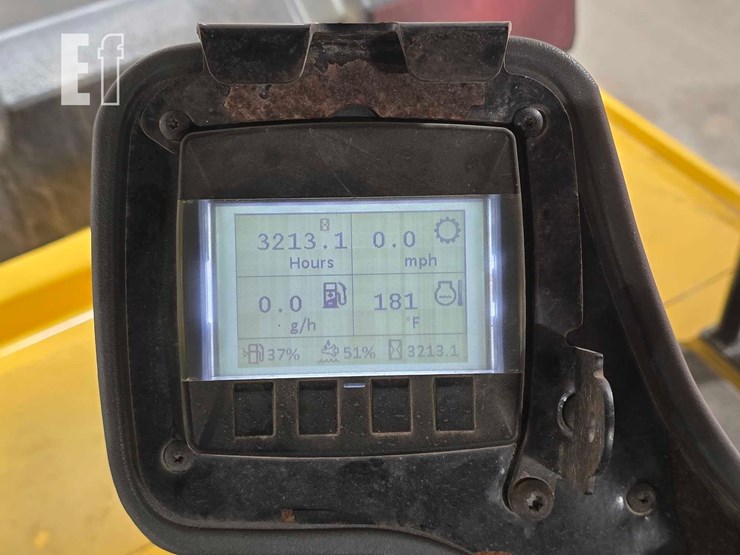 2016-caterpillar-cw34-image-12