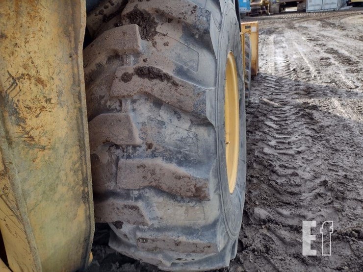 2005-deere-310g-image-22