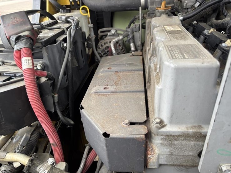 2017-yale-glc120vxntge100-forklift-image-33