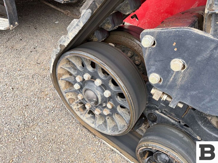 2014-case-ih-steiger-370-rowtrac-image-31