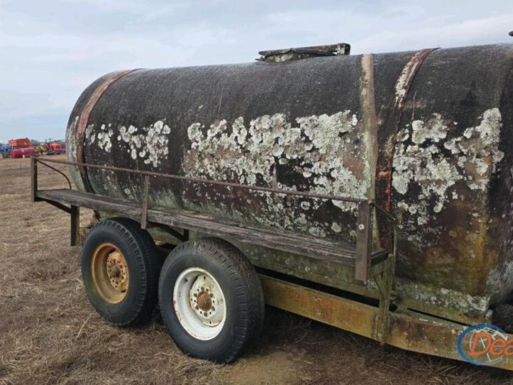 1000-gal-nurse-tank-on-trailer:-new-pump-image-5