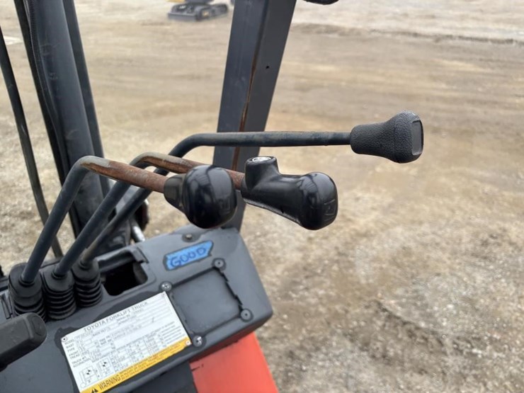 2006-toyota-7fgcu20-image-24