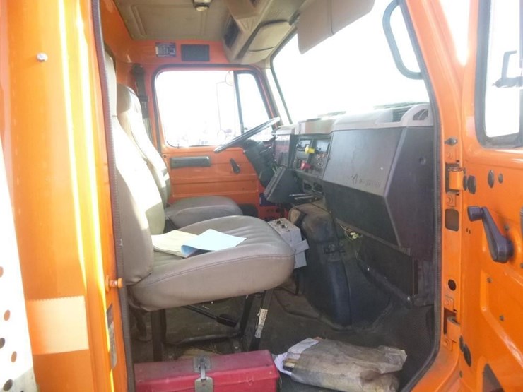 2001-international-4900-image-14